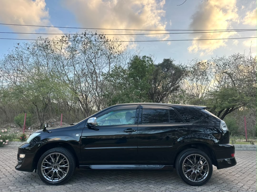 TOYOTA HARRIER thumbnail 7